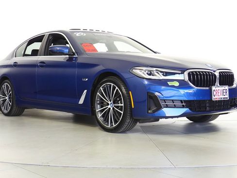 Certified 2023 BMW 530e w/ Convenience Package image 4