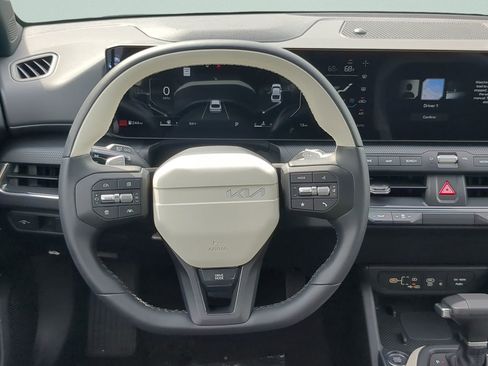 New 2025 Kia K4 GT-Line w/ GT-Line Premium Package FWD image 11