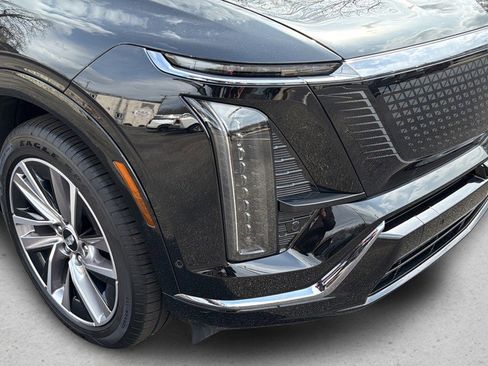 Certified 2026 Cadillac Vistiq Sport w/ LPO, Floor Liner Package AWD/4WD image 12
