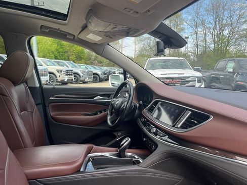 Used 2020 Buick Enclave Avenir w/ Avenir Technology Package AWD/4WD image 34