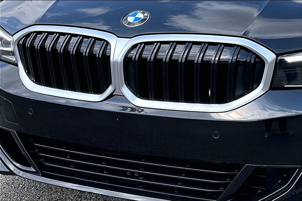 Used 2025 BMW 330i xDrive Sedan AWD/4WD image 37