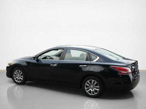 Used 2015 Nissan Altima 2.5 S FWD image 5