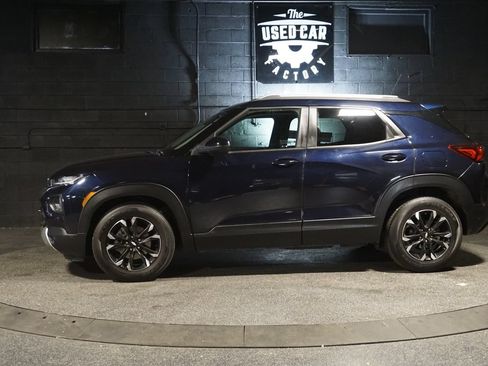 Used 2021 Chevrolet TrailBlazer LT FWD image 3