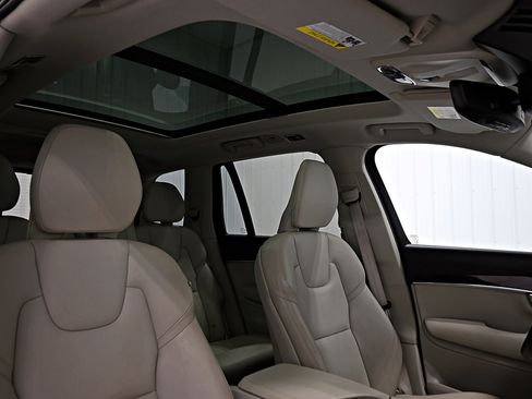 Used 2019 Volvo XC90 T6 Momentum w/ Advanced Package AWD/4WD image 28