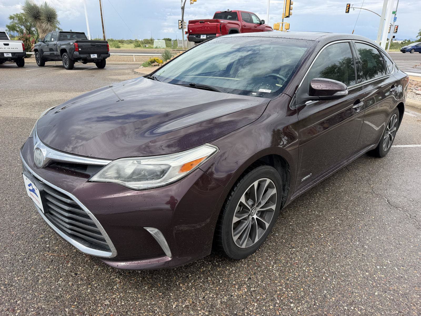 Used 2018 Toyota Avalon XLE Premium w/ All Weather Liner Package FWD image 1