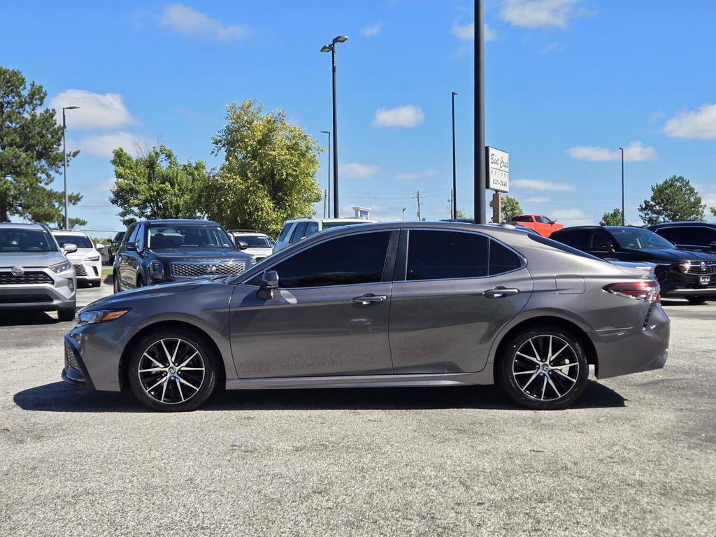 Used 2024 Toyota Camry SE FWD image 11