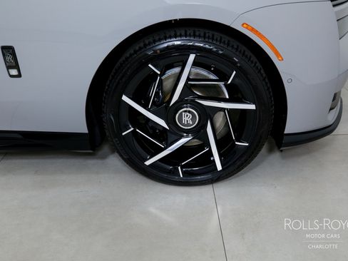 New 2025 Rolls-Royce Spectre Black Badge w/ Spectre Enhancement Package image 34