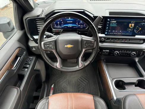 Used 2024 Chevrolet Silverado 2500 High Country w/ High Country Premium Package image 14