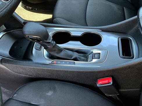 Used 2024 Chevrolet Malibu LT FWD image 18