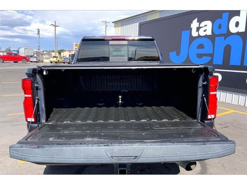 Used 2024 Chevrolet Silverado 3500 LTZ w/ LTZ Convenience Package AWD/4WD image 11