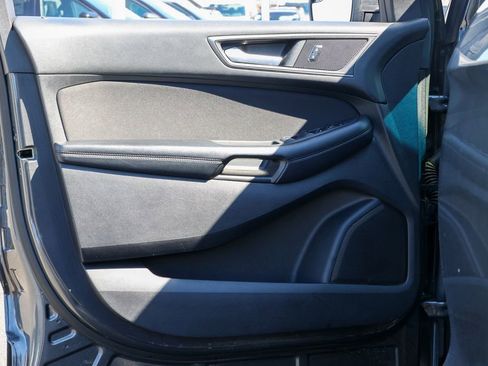 Used 2015 Ford Edge SE image 4