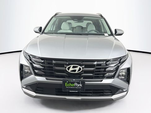 Used 2025 Hyundai Tucson SEL FWD image 2