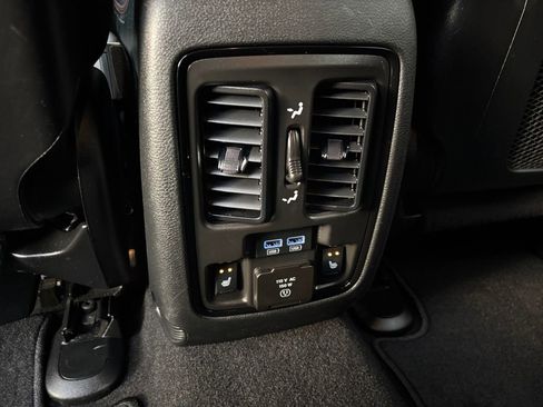 Used 2025 Dodge Durango GT AWD/4WD image 36