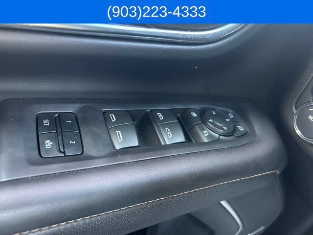 Used 2024 GMC Yukon AT4 w/ Technology Package AWD/4WD image 14