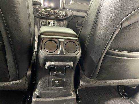 Used 2022 Jeep Wrangler Unlimited Sahara w/ Cold Weather Group image 19
