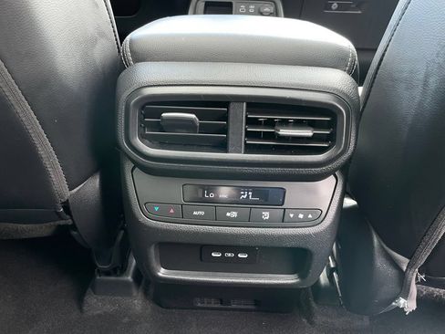 Certified 2025 Honda Pilot Touring image 37
