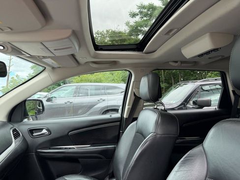 Used 2020 Dodge Journey Crossroad FWD image 12