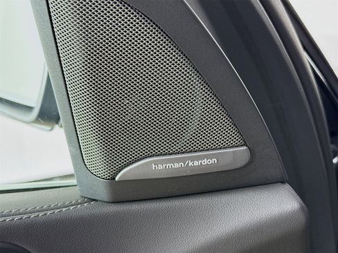 Certified 2023 BMW X7 xDrive40i w/ Premium Package image 19