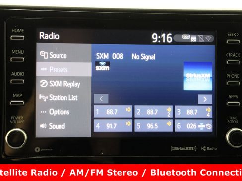 Used 2020 Toyota Highlander XLE image 19