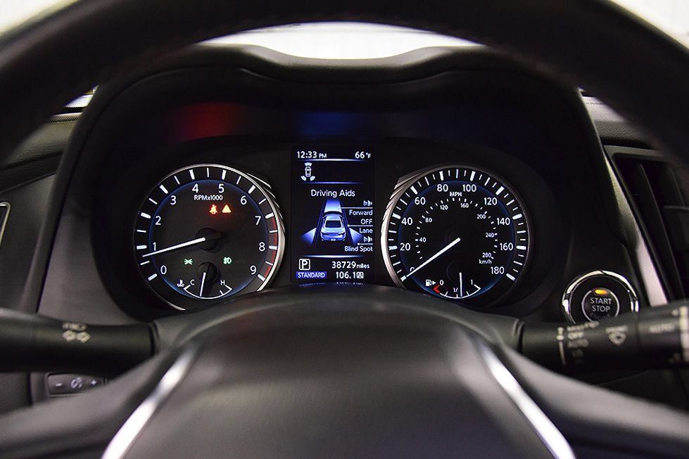 Used 2022 INFINITI Q60 3.0t Luxe w/ Essential Package AWD/4WD image 18