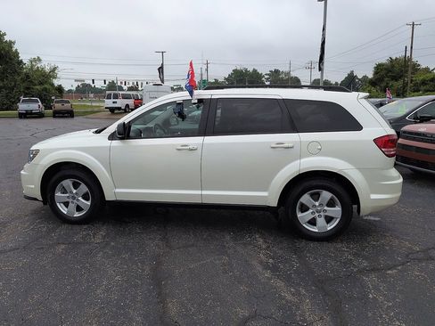 Used 2016 Dodge Journey SE w/ Flexible Seating Group FWD image 4