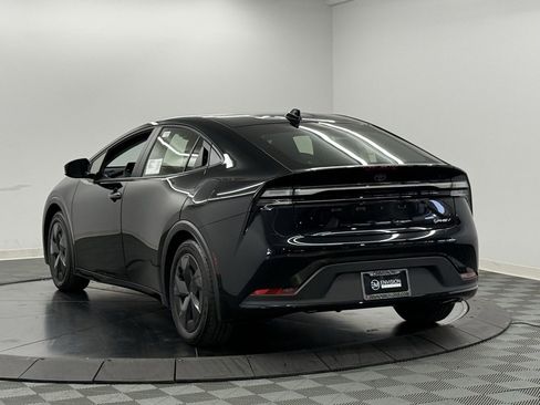 New 2026 Toyota Prius SE image 10