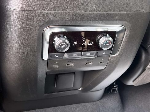 New 2026 GMC Yukon Denali w/ Denali Reserve Package AWD/4WD image 14