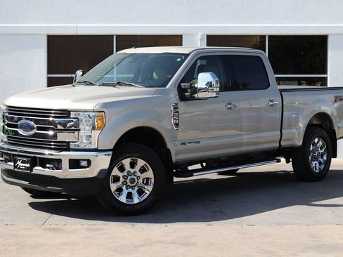 Used 2017 Ford F250 Lariat w/ Lariat Ultimate Package AWD/4WD image 1
