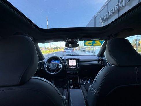 Certified 2025 Volvo XC40 B5 Plus AWD/4WD image 18