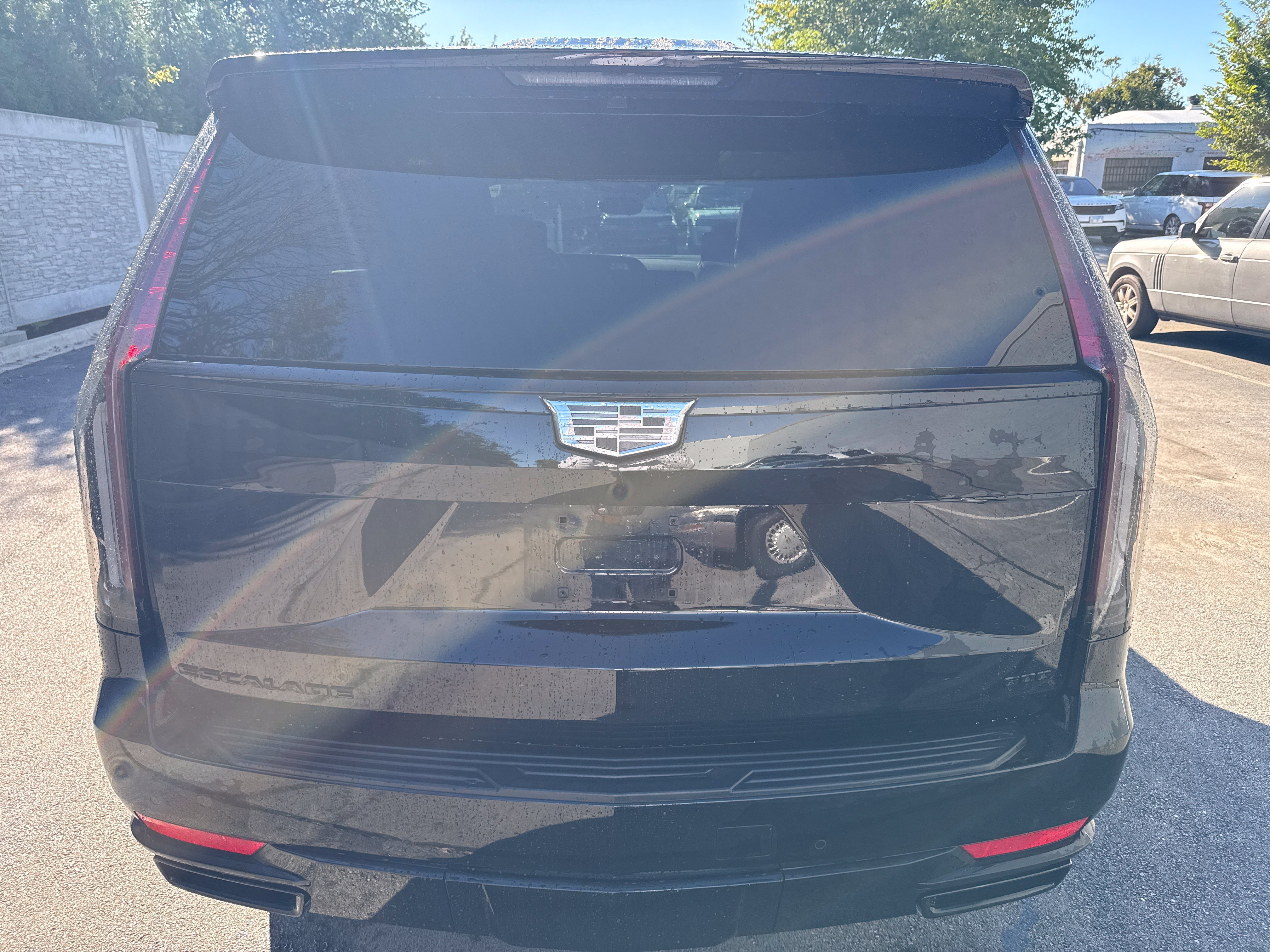 Used 2023 Cadillac Escalade Sport w/ LPO, ONYX Package AWD/4WD image 4