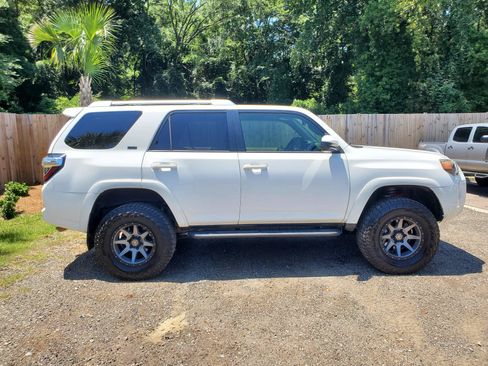 Used 2015 Toyota 4Runner SR5 RWD image 10