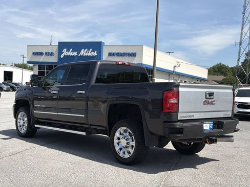 Used 2015 GMC Sierra 2500 Denali w/ Duramax Plus Package AWD/4WD image 20