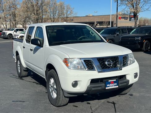 Used 2017 Nissan Frontier SV image 4