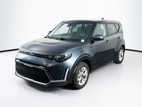 Used 2025 Kia Soul LX w/ LX Technology Package image 3