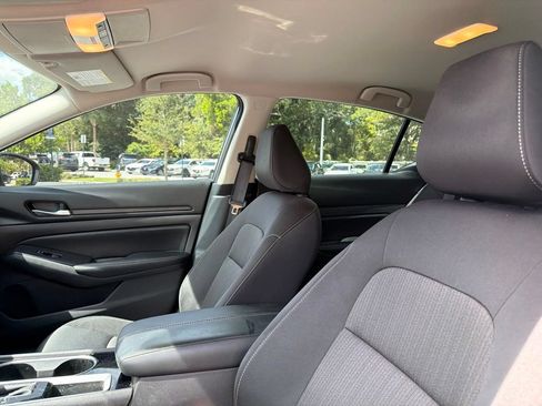 Used 2024 Nissan Altima 2.5 SV FWD image 19