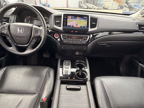 Used 2016 Honda Pilot Touring image 27