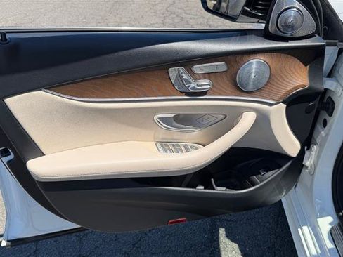 Used 2017 Mercedes-Benz E 300 image 7