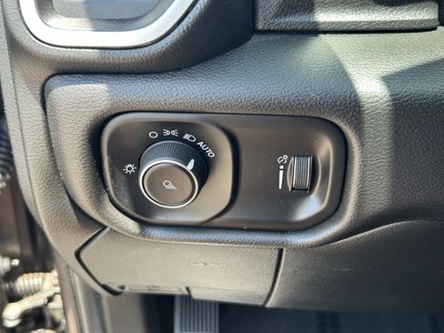 Used 2023 RAM 3500 Big Horn AWD/4WD image 30