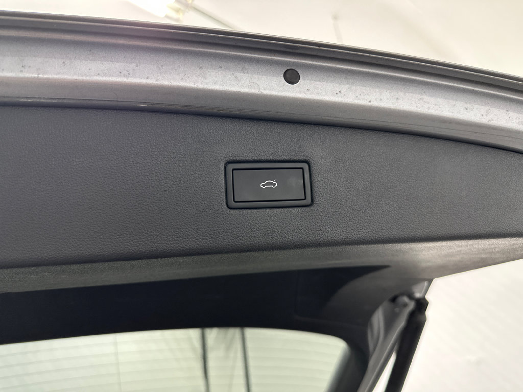Used 2024 Volkswagen Tiguan SE R-Line FWD image 20