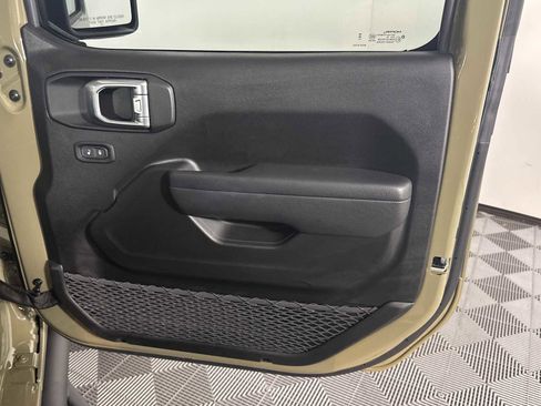 Used 2025 Jeep Wrangler Sport image 16