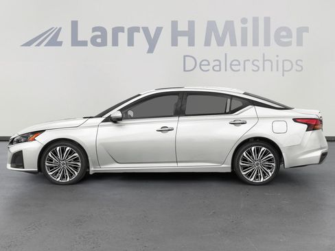 New 2025 Nissan Altima 2.5 SL image 3