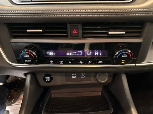 Certified 2024 Nissan Rogue SV image 17