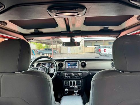 Used 2018 Jeep Wrangler Sport image 11