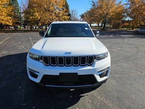 Used 2023 Jeep Grand Cherokee Limited w/ Luxury Tech Group II image 9