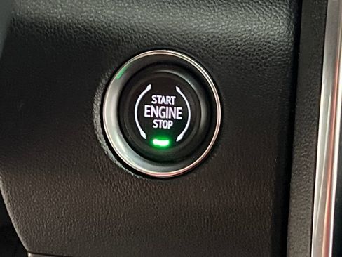 Used 2025 GMC Acadia Elevation image 57