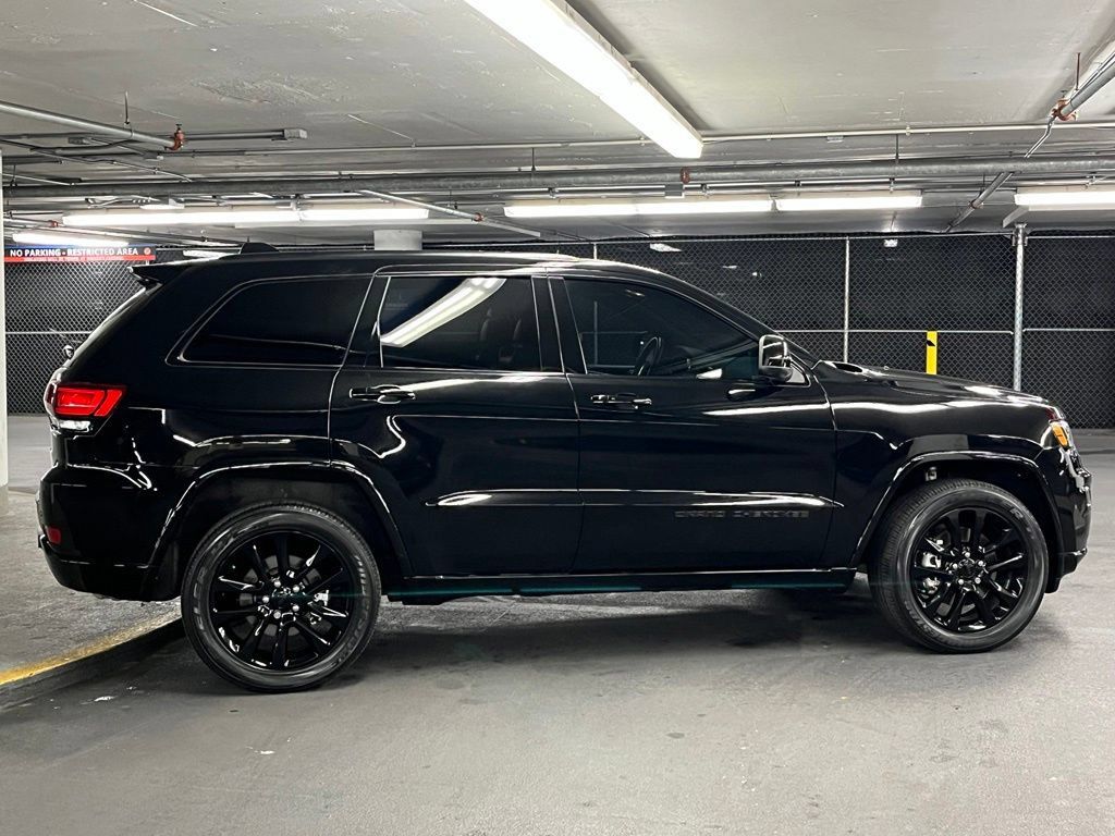 Used 2021 Jeep Grand Cherokee Laredo X AWD/4WD image 36
