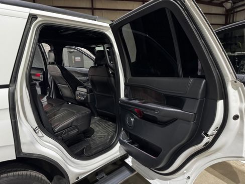 Used 2018 Ford Expedition Limited image 21