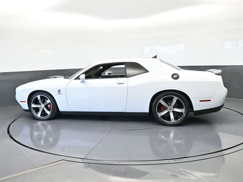 Used 2015 Dodge Challenger R/T Plus image 3