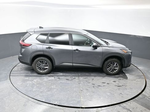 Used 2024 Nissan Rogue S image 41