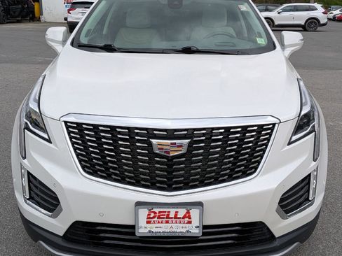 Used 2022 Cadillac XT5 Premium Luxury w/ Technology Package AWD/4WD image 2